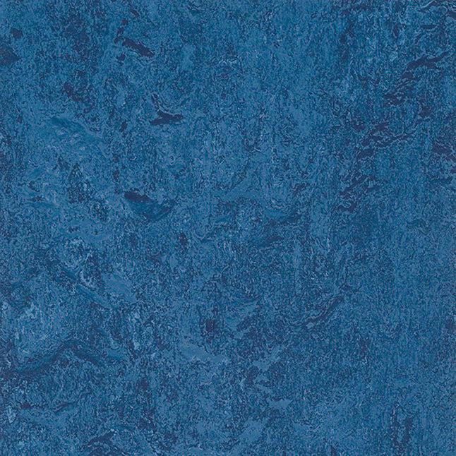 10-mm T x 12-in W x 36-in L Waterproof Laminate Wood Flooring ( 20.34-sq ft / Carton )